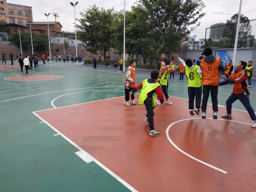 为什么篮球教练要不断改进训练方法_1
